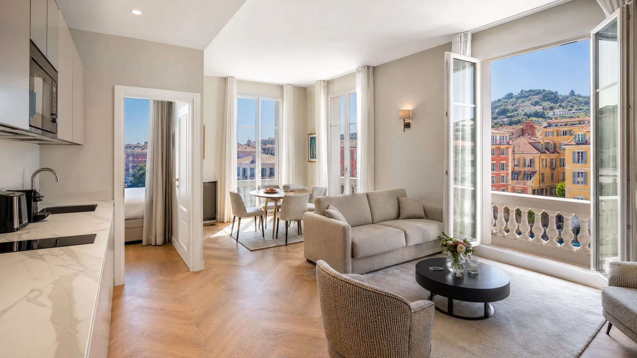 Aparthotel Adagio Nice — просторные апартаменты с кухней в Vieux-Nice